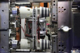 做注塑模具时，如何使用顶针油？这6步操作一定要记牢1、顶针油的用途2、使用场合3、使用方法4．注意事项