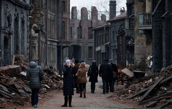 俄电影制片厂真实还原遭二战破坏小镇(图文教程),俄电影制片厂真实还原遭二战破坏小镇,第2张